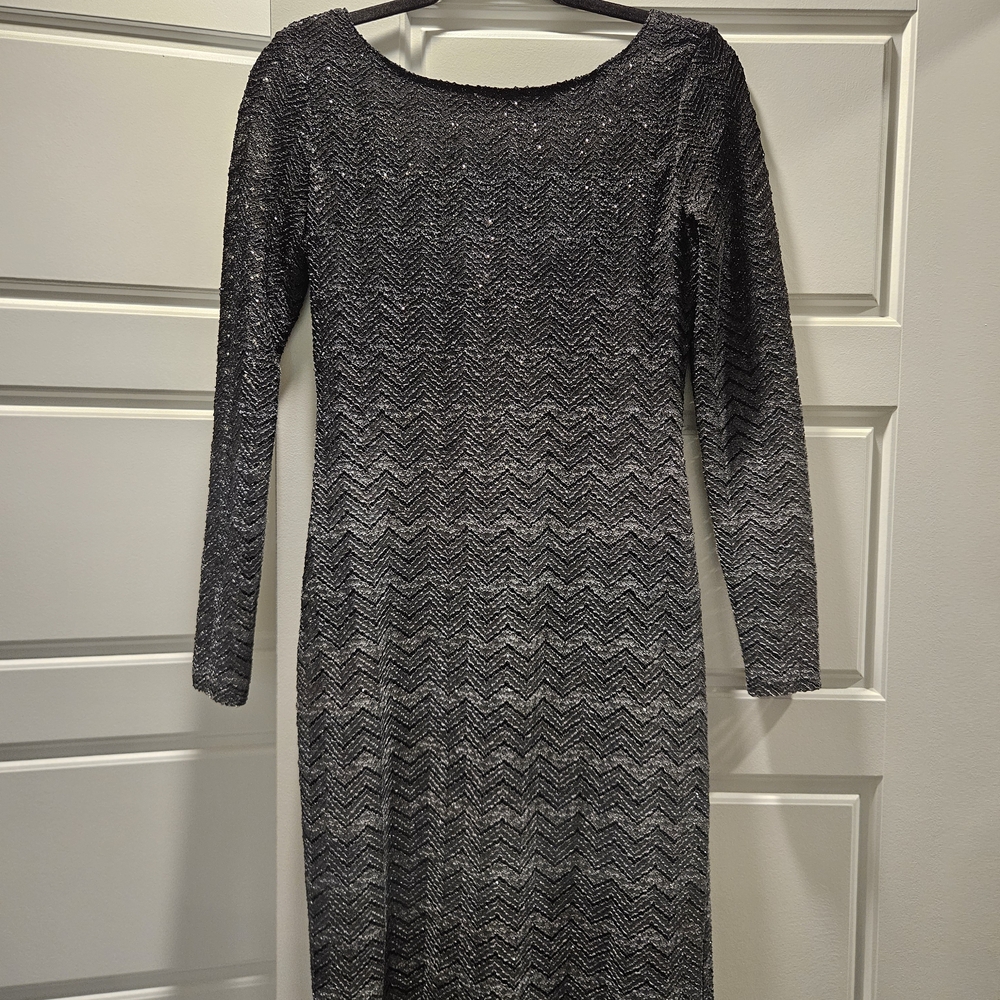Chic Black Zigzag Long Sleeve Dress